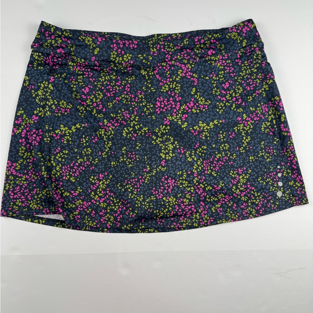 Women’s L.L. Bean Navy Blue skort with zip pocket size medium